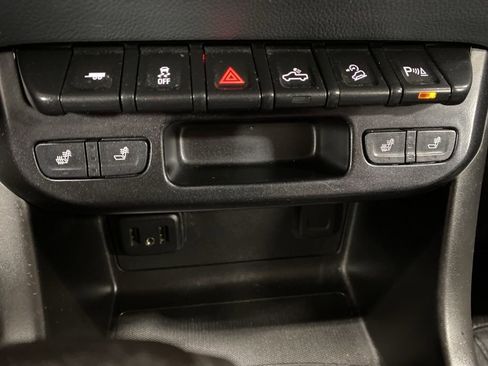 Used 2019 Chevrolet Colorado Z71 image 38