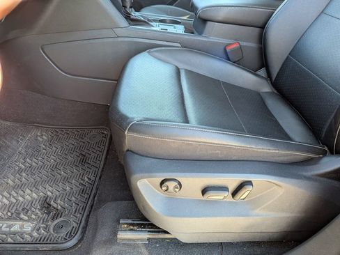 Used 2022 Volkswagen Atlas SE w/ Black Wheel Package FWD image 15