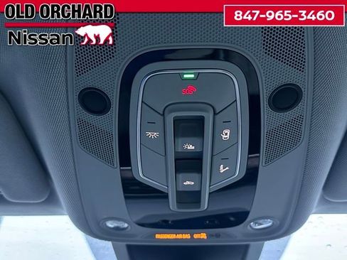 Used 2019 Audi e-tron Premium Plus image 18