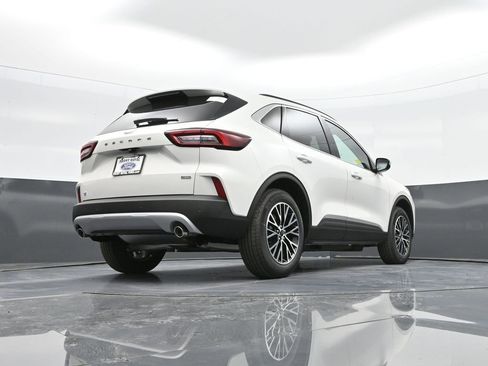 New 2025 Ford Escape SE FWD image 37