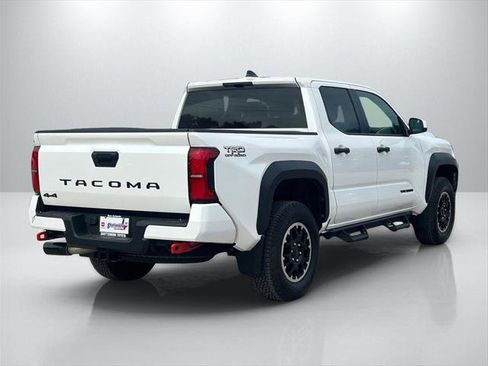 Certified 2024 Toyota Tacoma TRD Off-Road image 5
