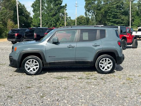 Used 2017 Jeep Renegade Latitude image 2