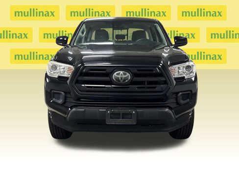 Used 2018 Toyota Tacoma SR image 5