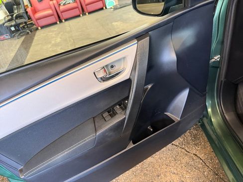 Used 2014 Toyota Corolla LE FWD image 36