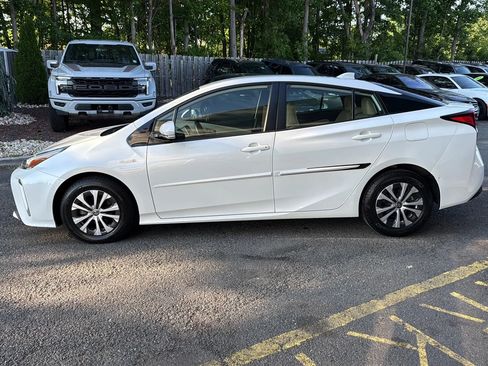 Used 2020 Toyota Prius XLE AWD/4WD image 8