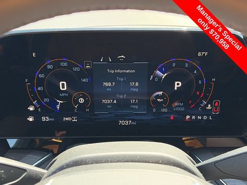 Used 2025 Chevrolet Suburban Premier AWD/4WD image 22