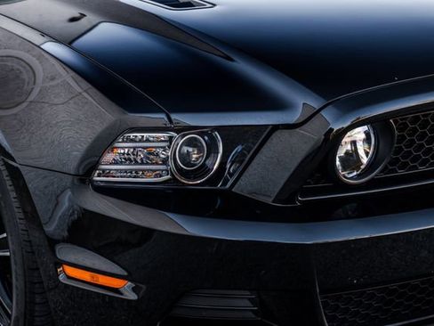 Used 2013 Ford Mustang GT Premium image 44