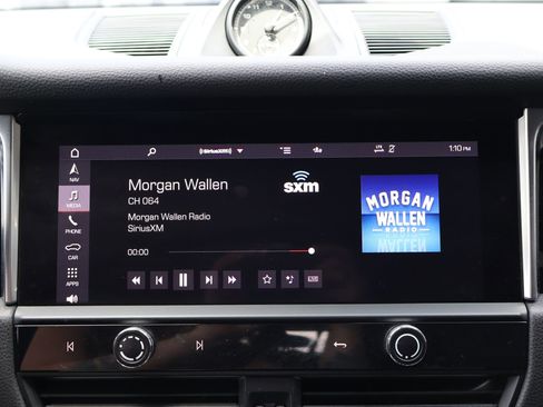 Certified 2023 Porsche Macan image 17