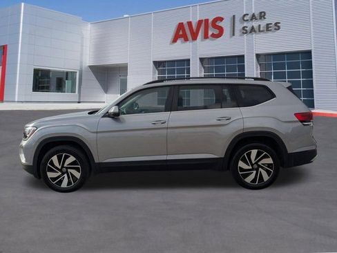 Used 2025 Volkswagen Atlas SE FWD image 10