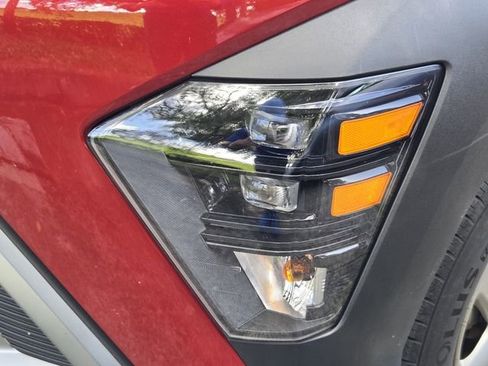 Used 2024 Hyundai Kona SE image 10