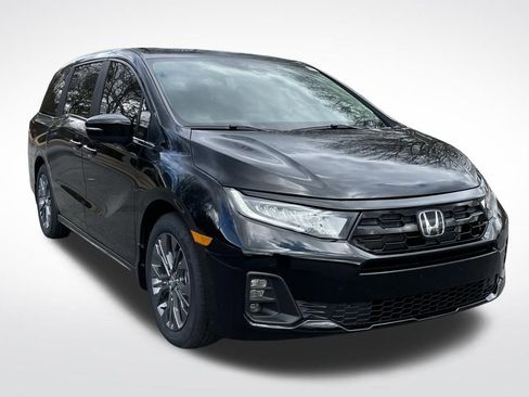 New 2026 Honda Odyssey Touring image 8