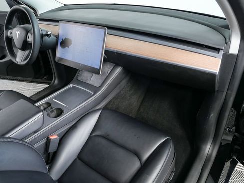 Used 2021 Tesla Model Y Performance image 16