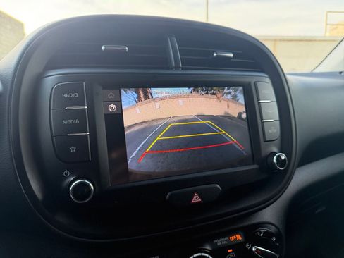 Used 2025 Kia Soul LX w/ LX Technology Package image 22