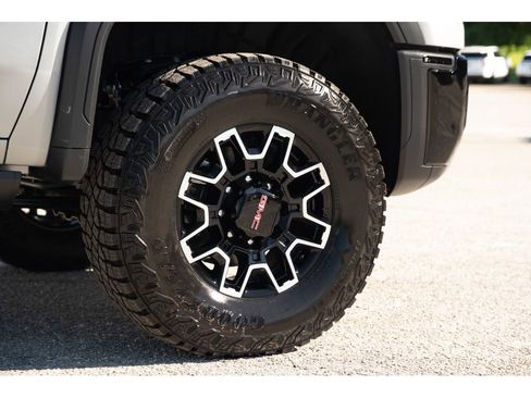 New 2026 GMC Sierra 2500 AT4X w/ LPO, Black Badging Package AWD/4WD image 10