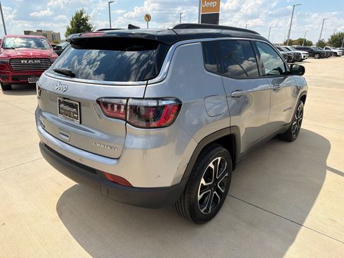 Used 2024 Jeep Compass Limited AWD/4WD image 5