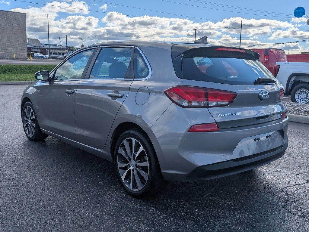 Used 2020 Hyundai Elantra GT FWD image 5