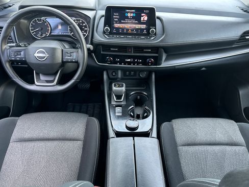 Used 2025 Nissan Rogue SV AWD/4WD image 14