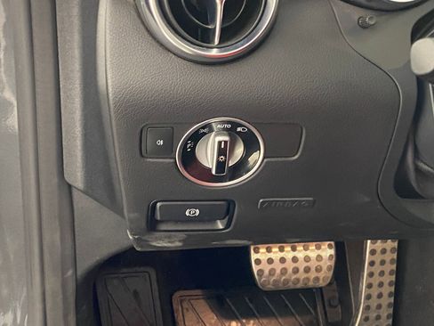 Used 2014 Mercedes-Benz SLK 350 image 18