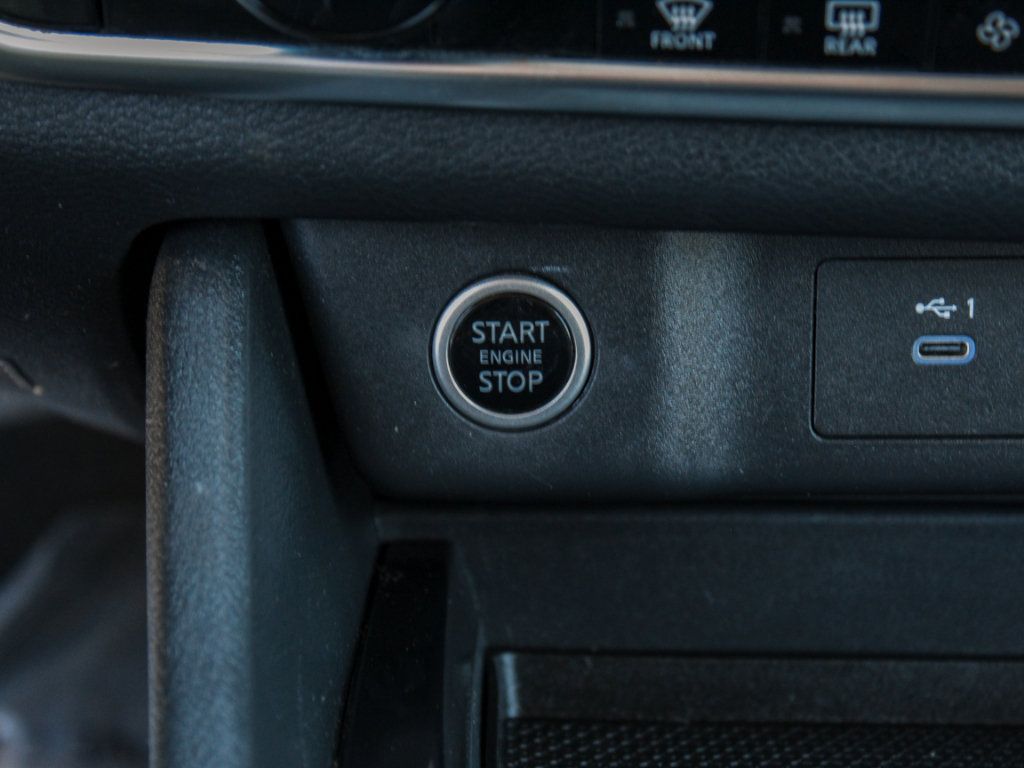 Used 2021 Nissan Rogue SV AWD/4WD image 16