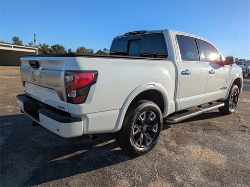 Used 2021 Nissan Titan Platinum Reserve w/ Moonroof Package image 4