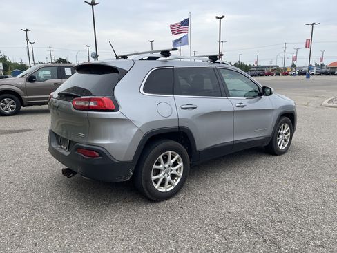 Used 2014 Jeep Cherokee Latitude w/ Comfort/Convenience Group AWD/4WD image 4