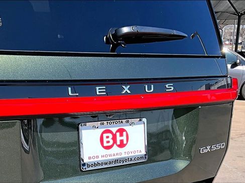 Used 2025 Lexus GX 550 w/ Accessory Package (2T) image 29