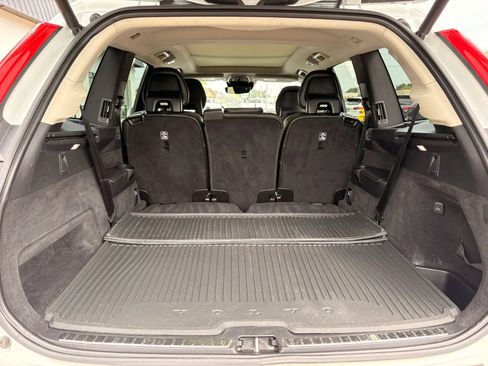 Used 2020 Volvo XC90 T5 Momentum w/ Protection Package Premier AWD/4WD image 8