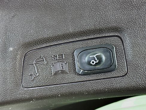 Used 2019 Lincoln MKC Premiere FWD image 27
