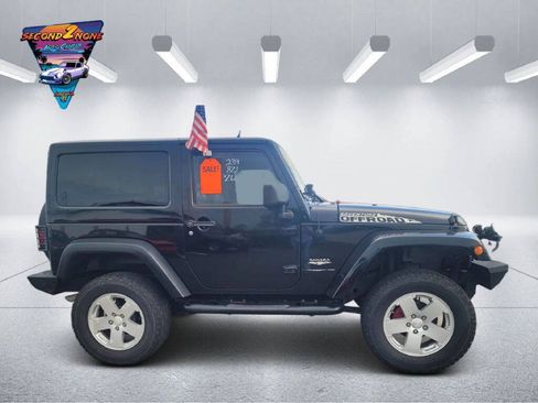 Used 2011 Jeep Wrangler Sahara AWD/4WD image 4