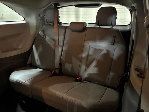 Certified 2024 Toyota Sienna XLE FWD image 24