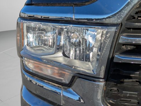 Used 2022 RAM 3500 Big Horn image 9