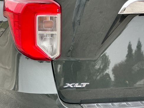 Certified 2023 Ford Explorer XLT image 28