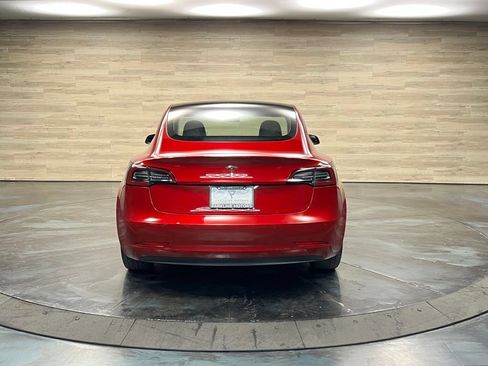 Used 2022 Tesla Model 3 Standard Range RWD image 18
