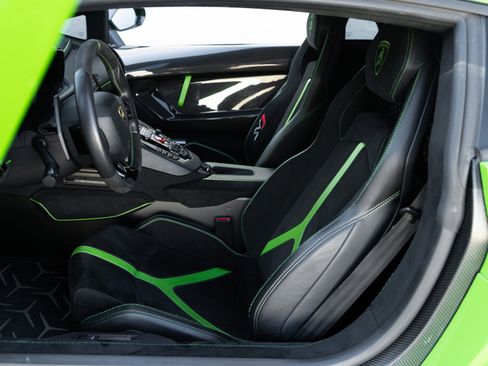 Used 2019 Lamborghini Aventador SVJ image 6