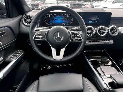 Certified 2023 Mercedes-Benz GLB 250 4MATIC w/ Premium Package image 4