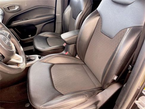 Used 2021 Jeep Compass Latitude image 11