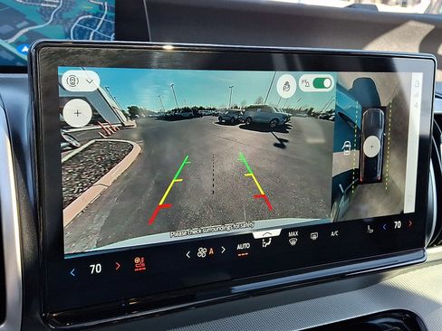 Used 2025 Ford Expedition Active image 22