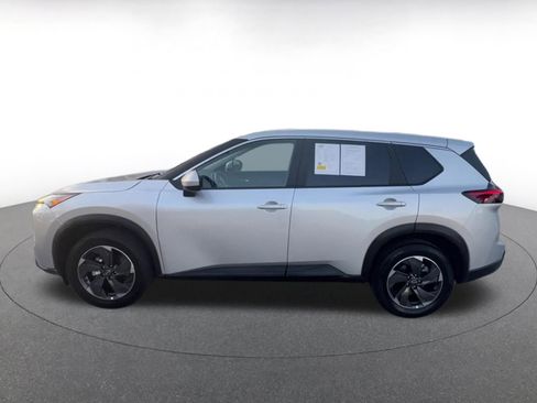 Used 2025 Nissan Rogue SV image 9