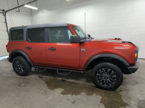 Used 2022 Ford Bronco Big Bend image 2