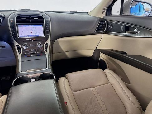 Used 2020 Lincoln Nautilus Reserve w/ Equipment Group 201A image 24