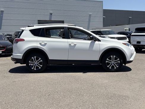 Used 2016 Toyota RAV4 LE FWD image 5
