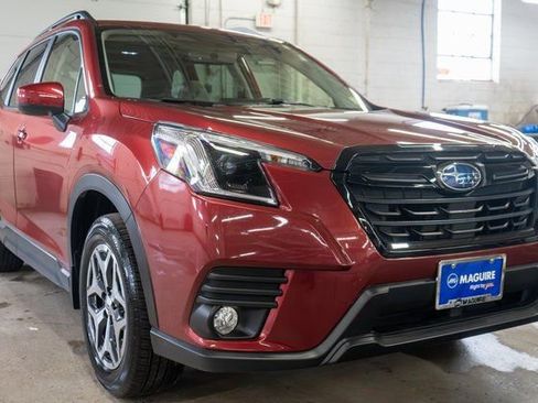 Used 2023 Subaru Forester Premium AWD/4WD image 3