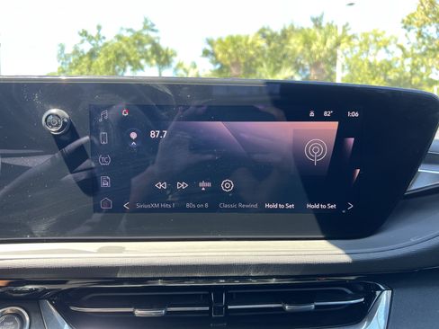 Used 2025 Buick Envista Sport Touring w/ Convenience II Package FWD image 23