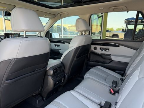 Used 2024 Honda Pilot Touring image 35