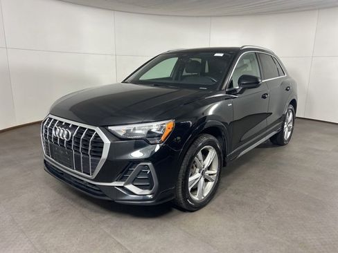 Certified 2022 Audi Q3 2.0T Premium w/ Convenience Package image 3