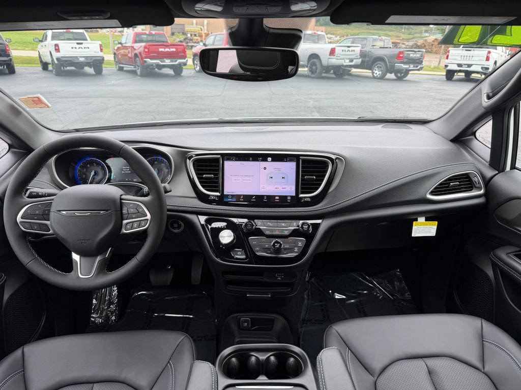 New 2027 Chrysler Pacifica Select AWD/4WD image 21