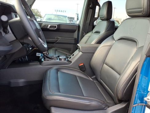New 2025 Ford Bronco Badlands AWD/4WD image 3