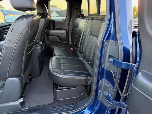 Used 2017 Nissan Titan PRO-4X w/ Pro-4x Convenience Package image 10