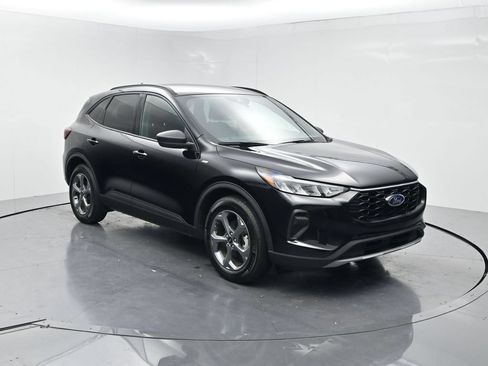 Used 2025 Ford Escape ST-Line FWD image 2