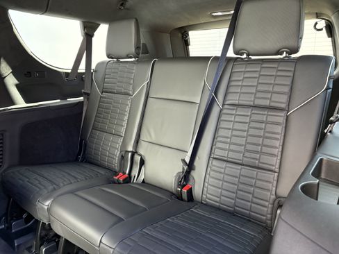 Certified 2024 Cadillac Escalade ESV V AWD/4WD image 14